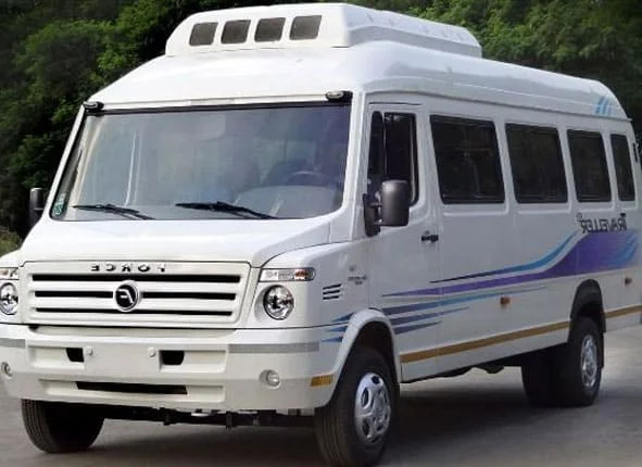 26 seater tampo traveller